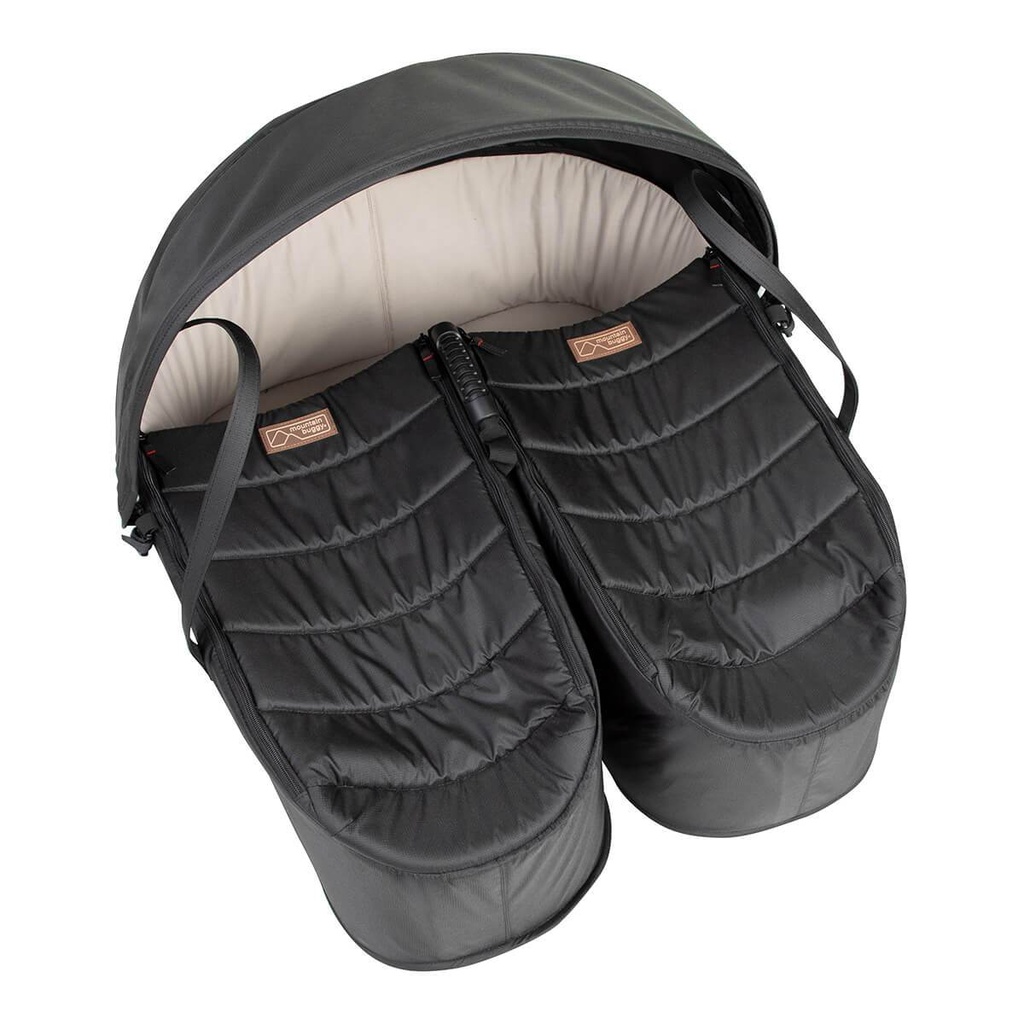 Mountain Buggy® cocoon for twins shown from above with the covers zipped up in place creating a warm Mountain Buggy Cocoon Reiswieg Voor Tweelingen (universeel) - Afbeelding 1